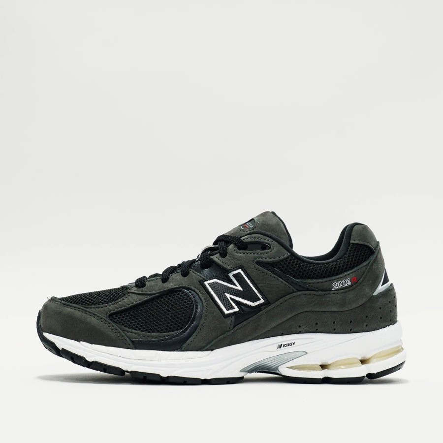 Sneakers | * New Balance 2002R Black/Grey